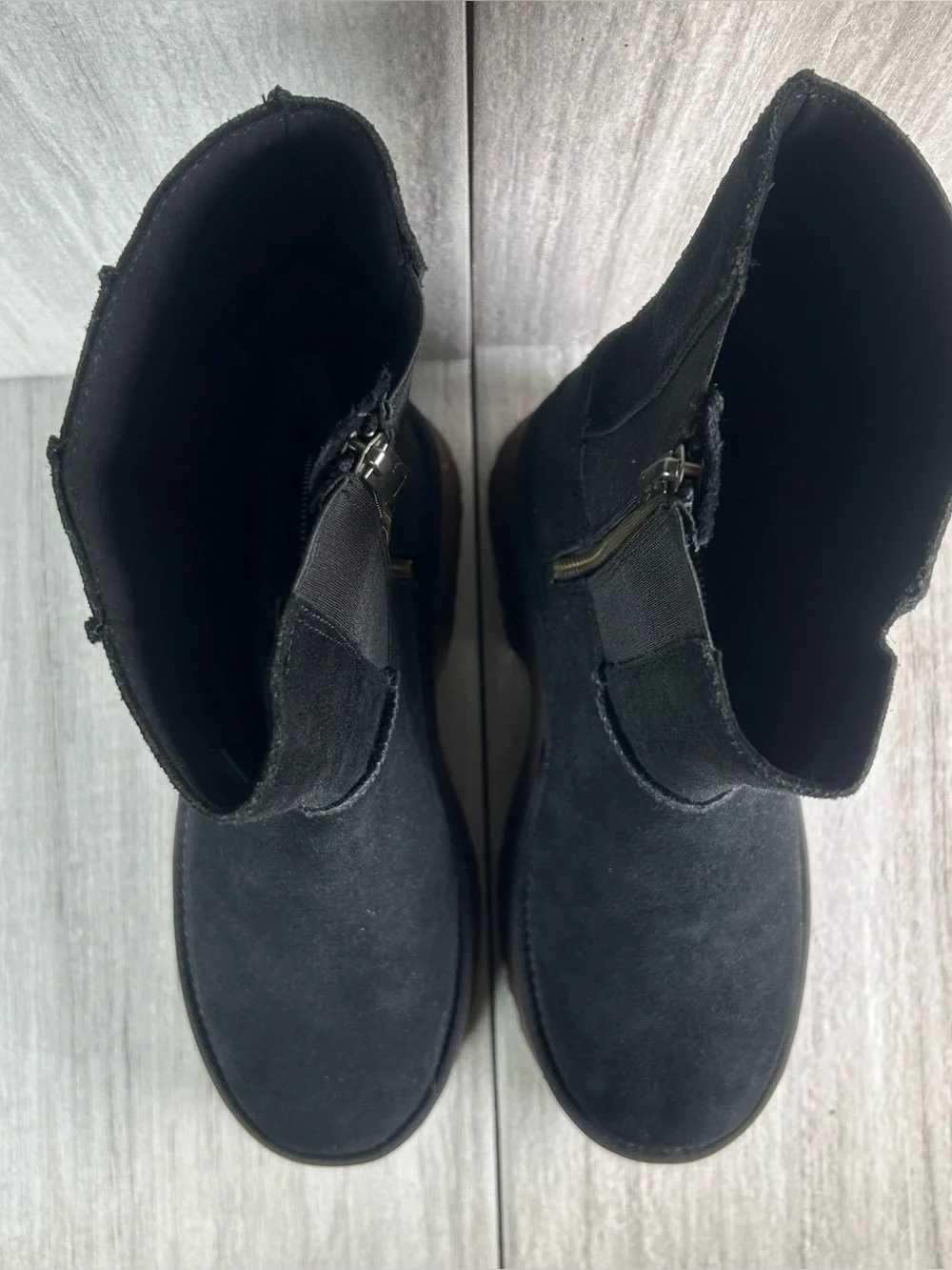 NEW UGG Classic Twin Seam New Heights Black Suede Platform Boots Women’s Size 10